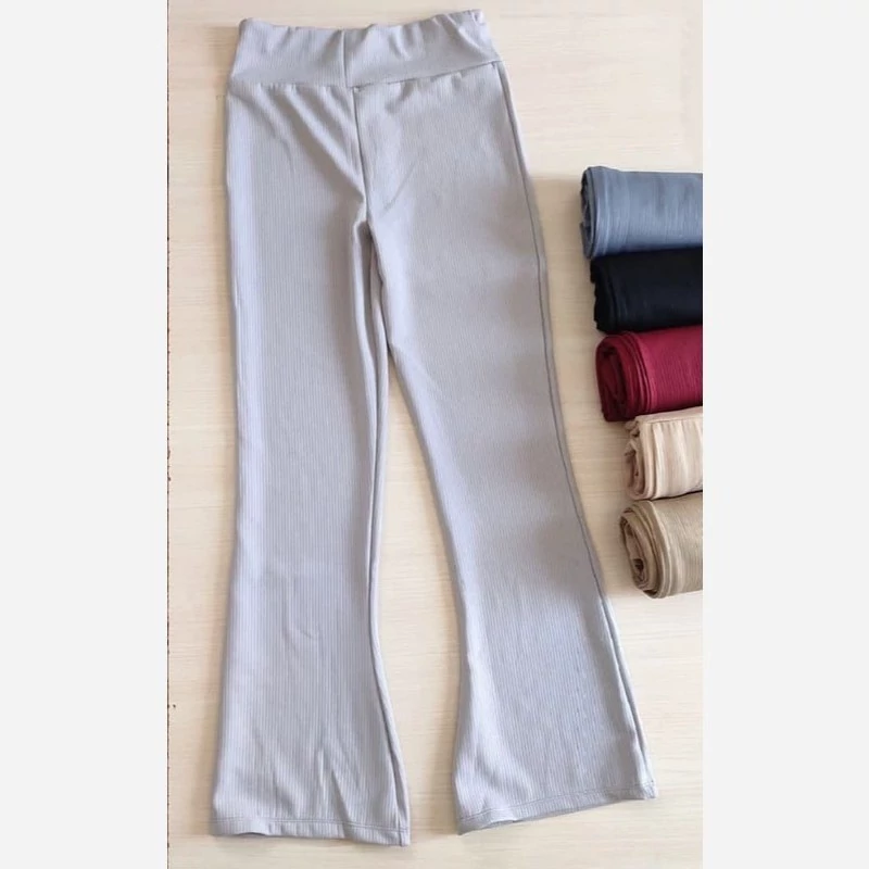 تصویر لگ زنانه مدل دمپا گشاد 